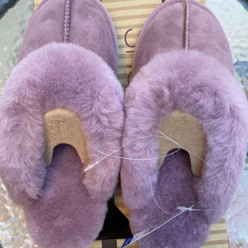 NWB Kirkland Sherling Slippers 6 or 7